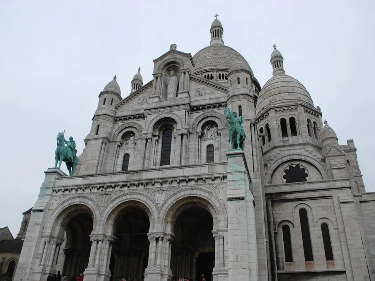 safeguarding historical landmarks in Bremen: preservation strategies employed