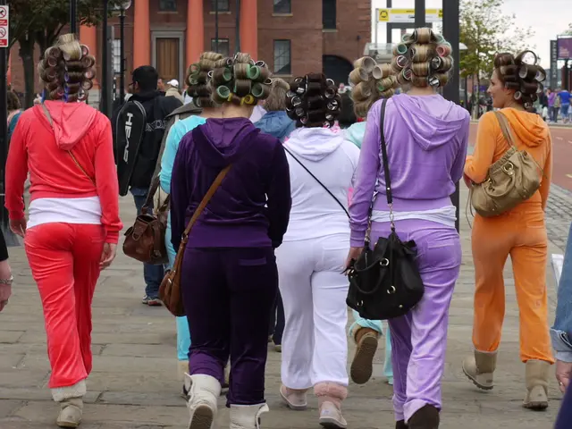 Worldwide Fashion Journeys: Discover Chic Locations Across Globetrotters' Horizons