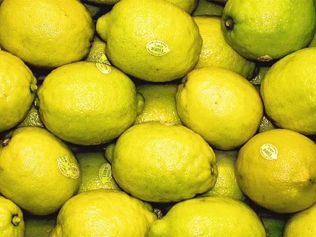 Exploring Lemon Boiling: Nutritional Aspects, Health Advantages, and Additional Info